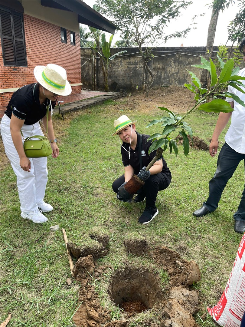 JJIV x SOS Village 4 (Large)