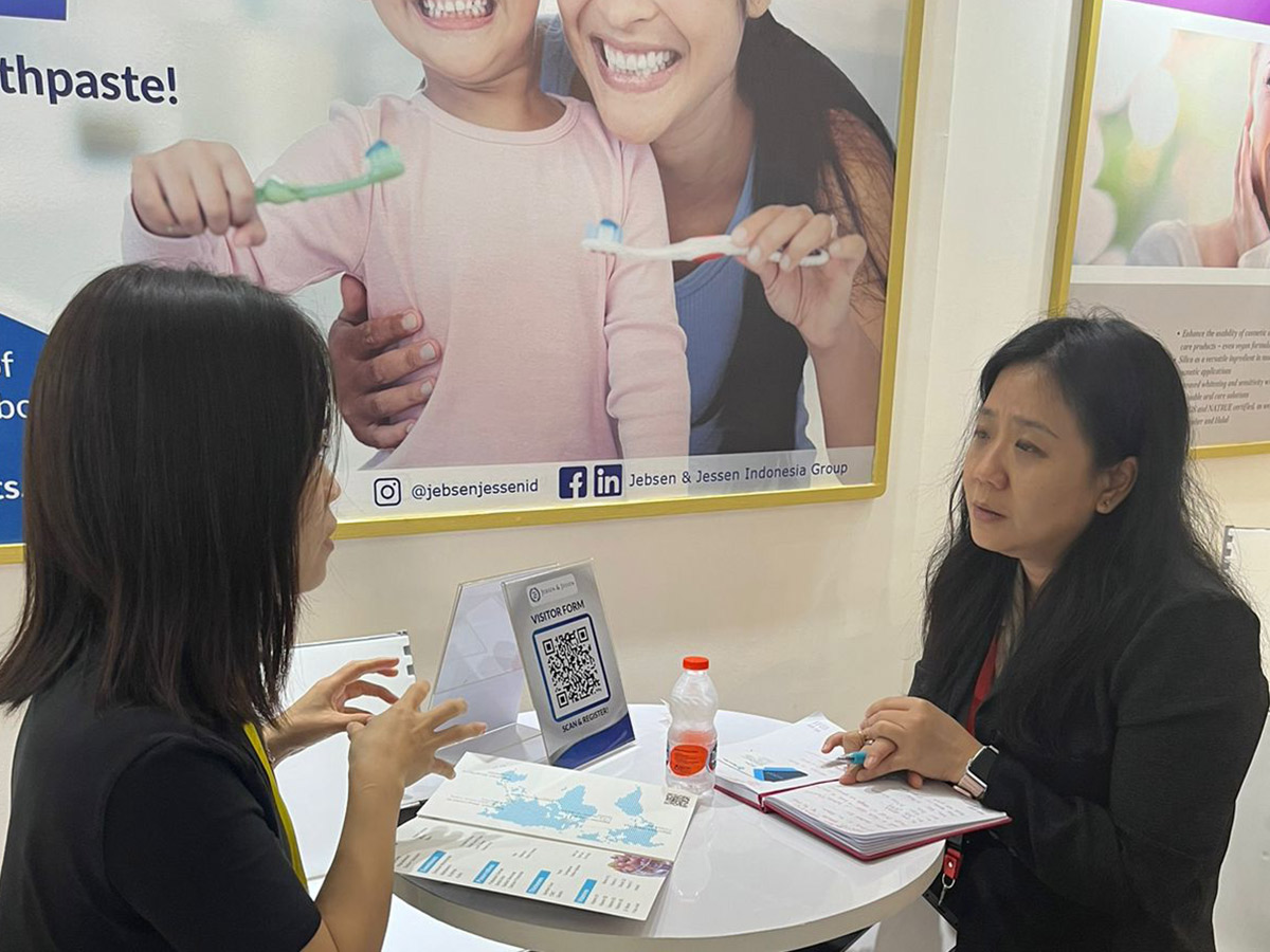 Our-team-from-Jebsen-Jessen-Indonesia-helping-visitors-at-ICI-May-2024-2 Our-team-from-Jebsen-Jessen-Indonesia-helping-visitors-at-ICI-May-2024-2