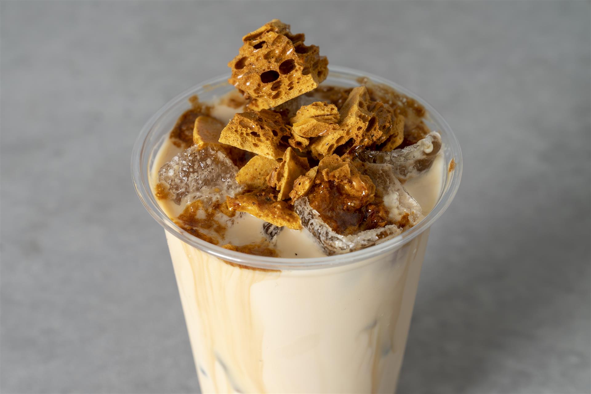 mugwort-cream-latte-cafe-mugwort-cream-cream-dalgona-chocolate-spaener-coffee-ice (Custom) Mugwort Cream Latte, Cafe, Mugwort Cream, Cream, Dalgona, Chocolate, Spaener, Coffee, Ice