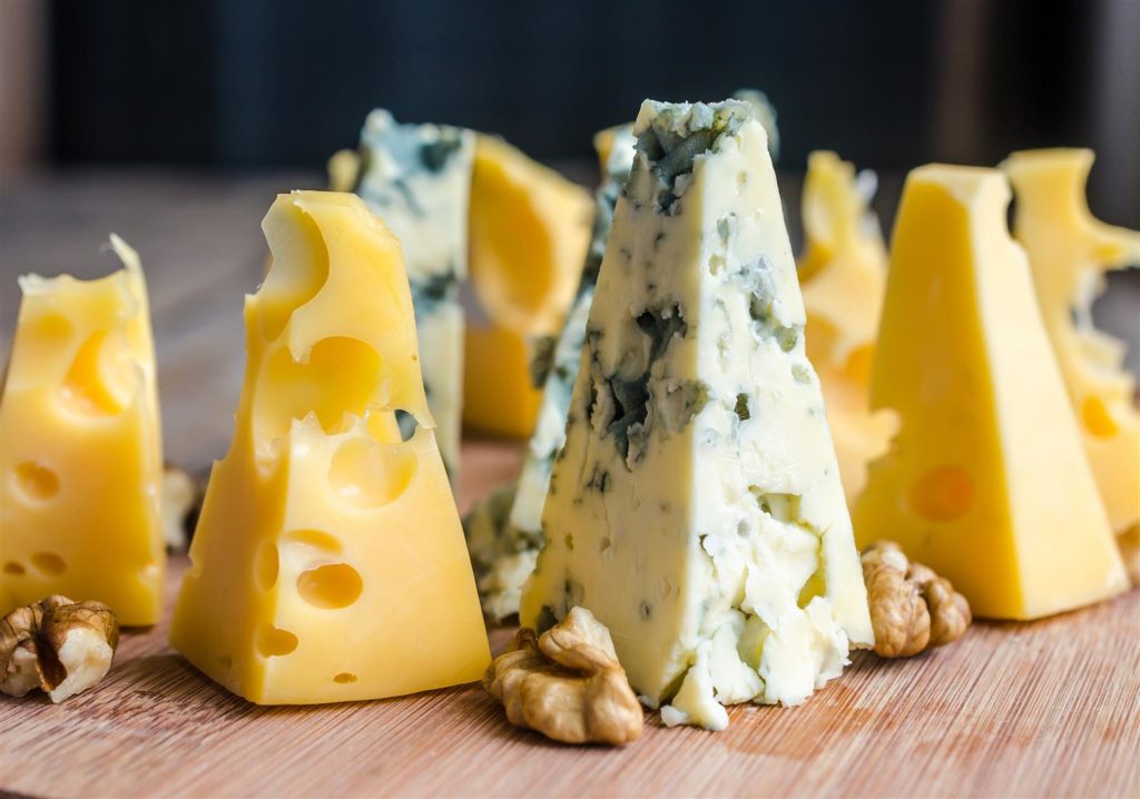 pieces-emmental-blue-cheese-Large-1024x718