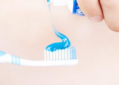 Whiter Teeth, Fresher Breath, All-in-One.